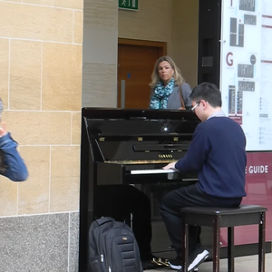 久久精品中文字幕第一页
